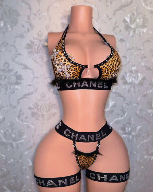 Illegal Leopard — 4 Piece Set with Fur and Thigh Garters